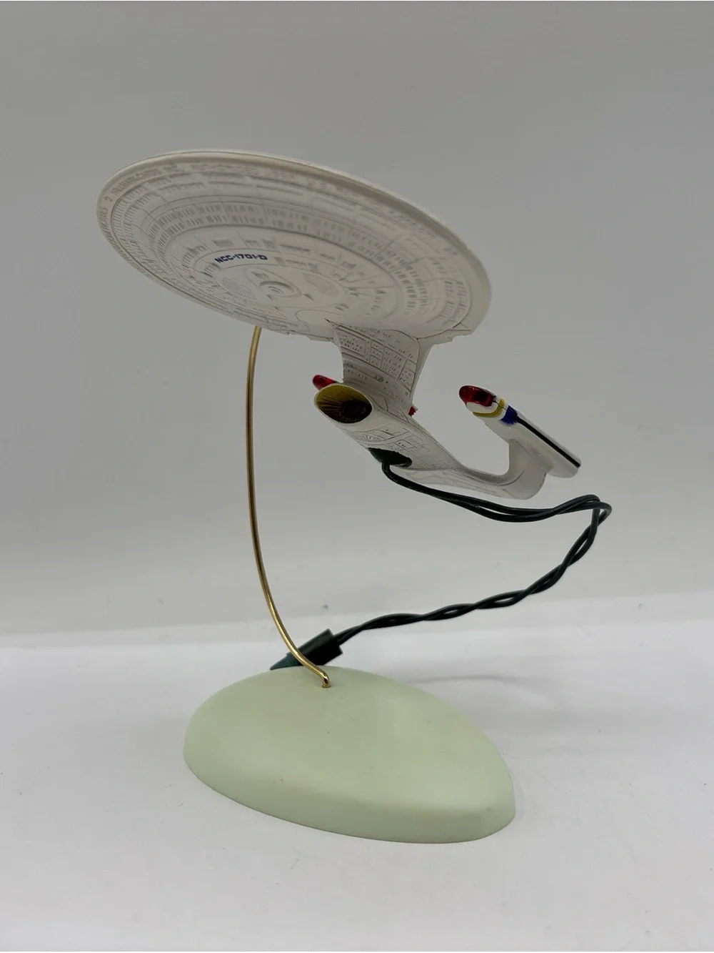 Hallmark Keepsake Ornament‎ 1993 Star Trek The Next Generation U.S.S. Enterprise